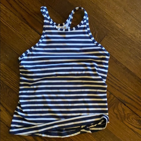 New balance for j. Crew athletic top. - Picture 2 of 4